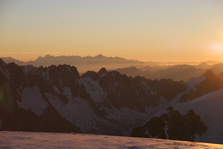 Au cur du massif du Mont-Blanc (Talfre, les Droites, les Courtes)