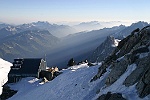 L'abri Vallot dominant la valle de Chamonix