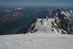 Vue plongeante sur les deux autres Mont-Blancs et l'Aiguille du Midi