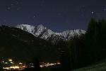 Massif du Mont-Blanc clair par la Lune