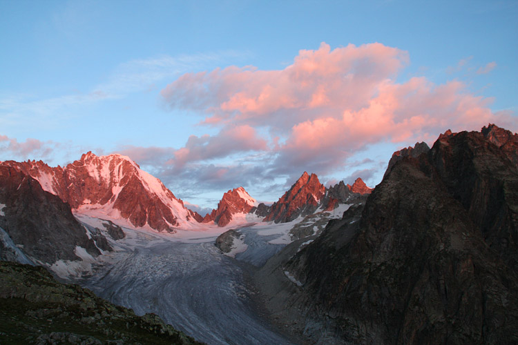 Premires lueurs sur les Aiguilles du Chardonnet et d'Argentire