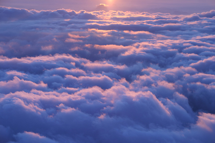 Bleu comme la mer des nuages 