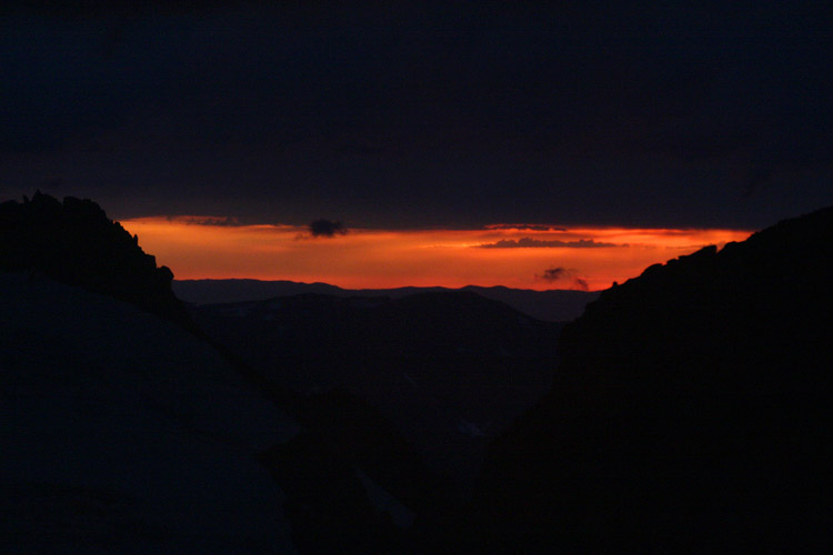 Coucher d'orage en montagne