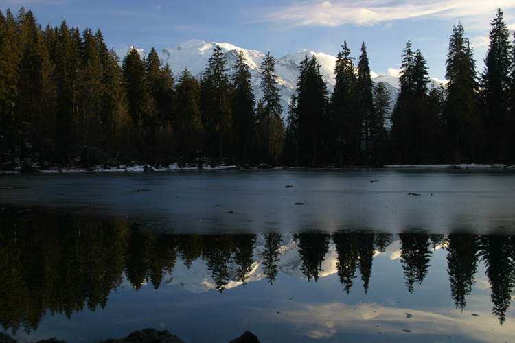 Lac Vert glac, face au Mont-Blanc