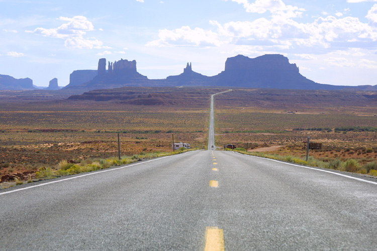 Tout droit vers l'Ouest amricain (Monument Valley)