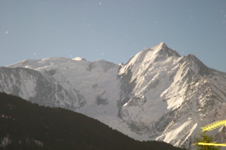 Massif du Mont-Blanc de nuit 1